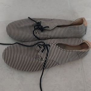 Womens Sanuk lace up flats